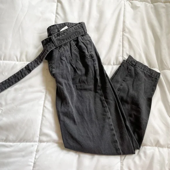 High Waisted Baggy Jeans - Picture 2 of 9